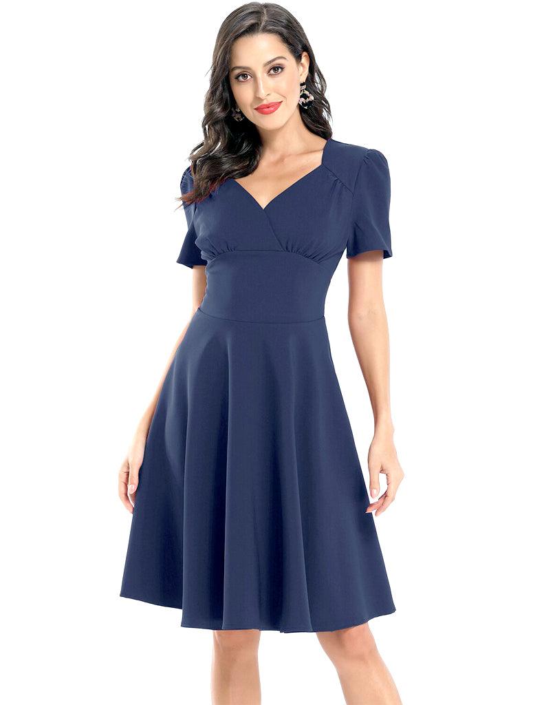 Vestidos con corte v 2025