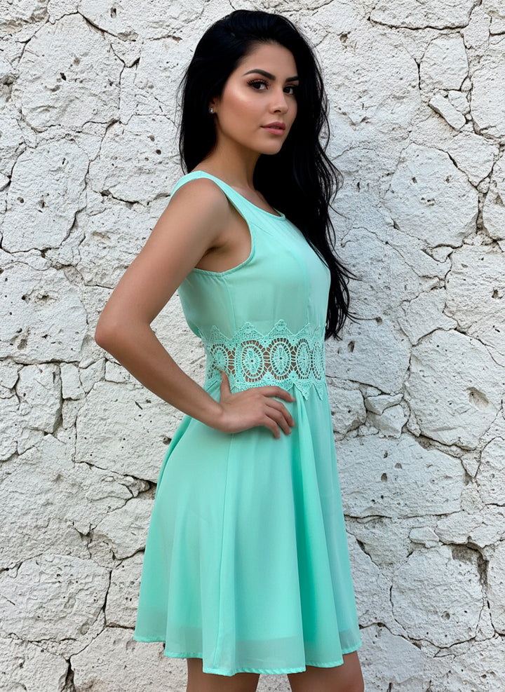 Vestido Corto Verde Menta con Detalle de Encaje Crochet - LIZAPONS