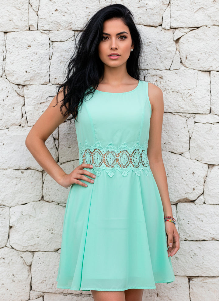Vestido Corto Verde Menta con Detalle de Encaje Crochet - LIZAPONS