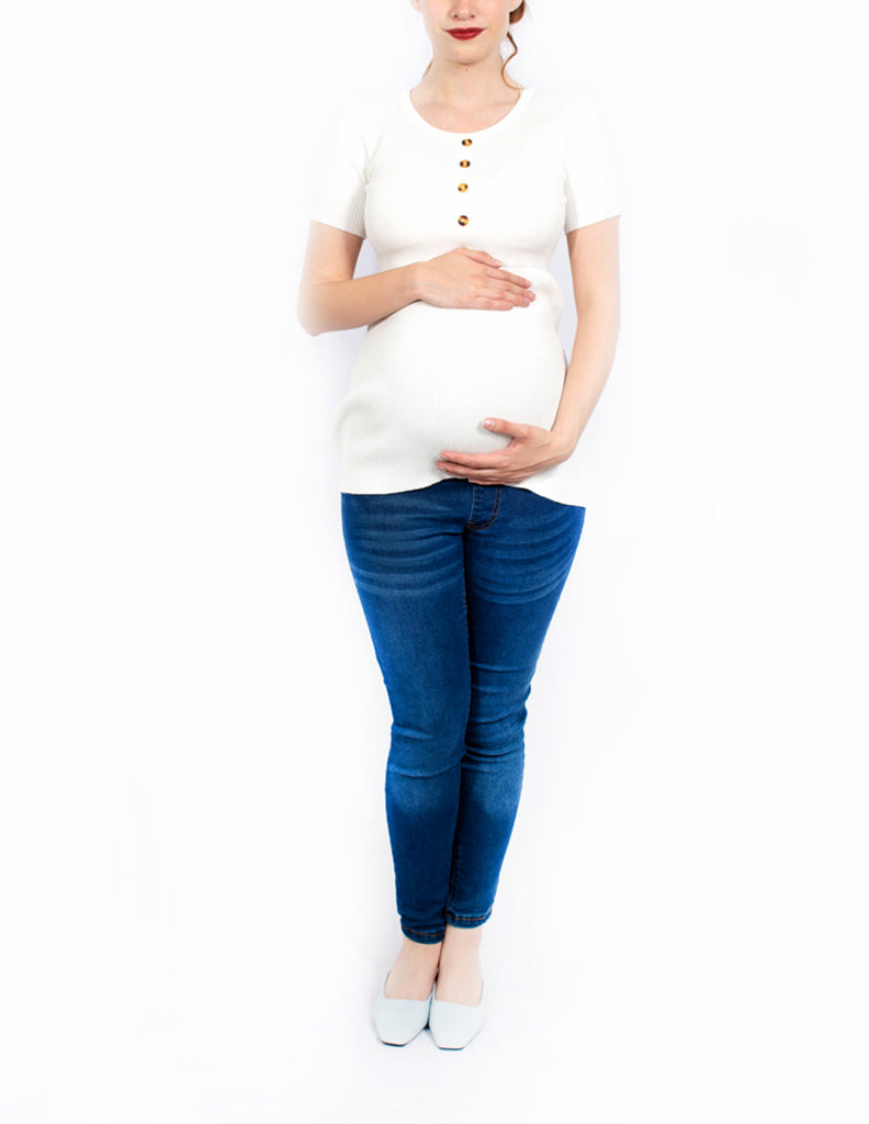 Blusa de maternidad manga corta y cuello redondo simulando aletilla al frente - Liza Pons